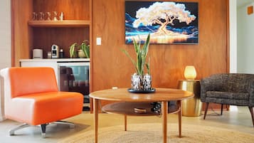 Een smart-tv, videogames, een muziekbibliotheek en een stereo