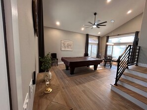 Interior - Modern 4BR Escape w Private Pool, 3 mi to state farm stadium, dining & shopping! (Glendale)