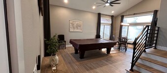 Modern 4BR Escape w Private Pool, 3 mi to state farm stadium, dining & shopping!