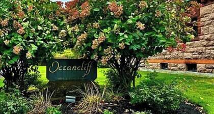 Cozy 1-bedroom condo with WiFi, fitness room in enchanting Newport overlooking