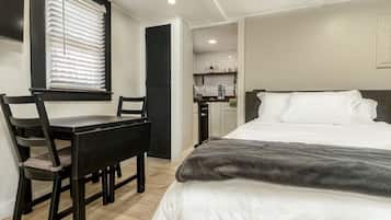 1 bedroom, desk, iron/ironing board, WiFi