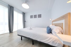 2 camere, una cassaforte in camera, una scrivania, ferro/asse da stiro