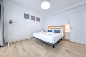 2 bedrooms, in-room safe, desk, iron/ironing board