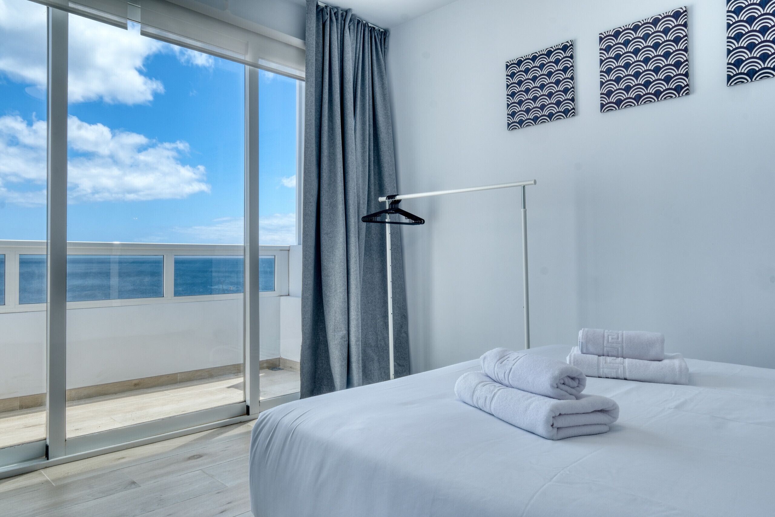 2 bedrooms, in-room safe, desk, iron/ironing board