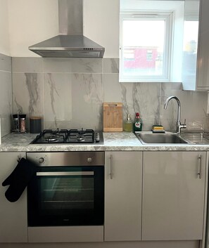 Private kitchen - Cosy getaway with easy access to Heathrow airport (London)