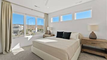 6 bedrooms, iron/ironing board, WiFi, bed sheets