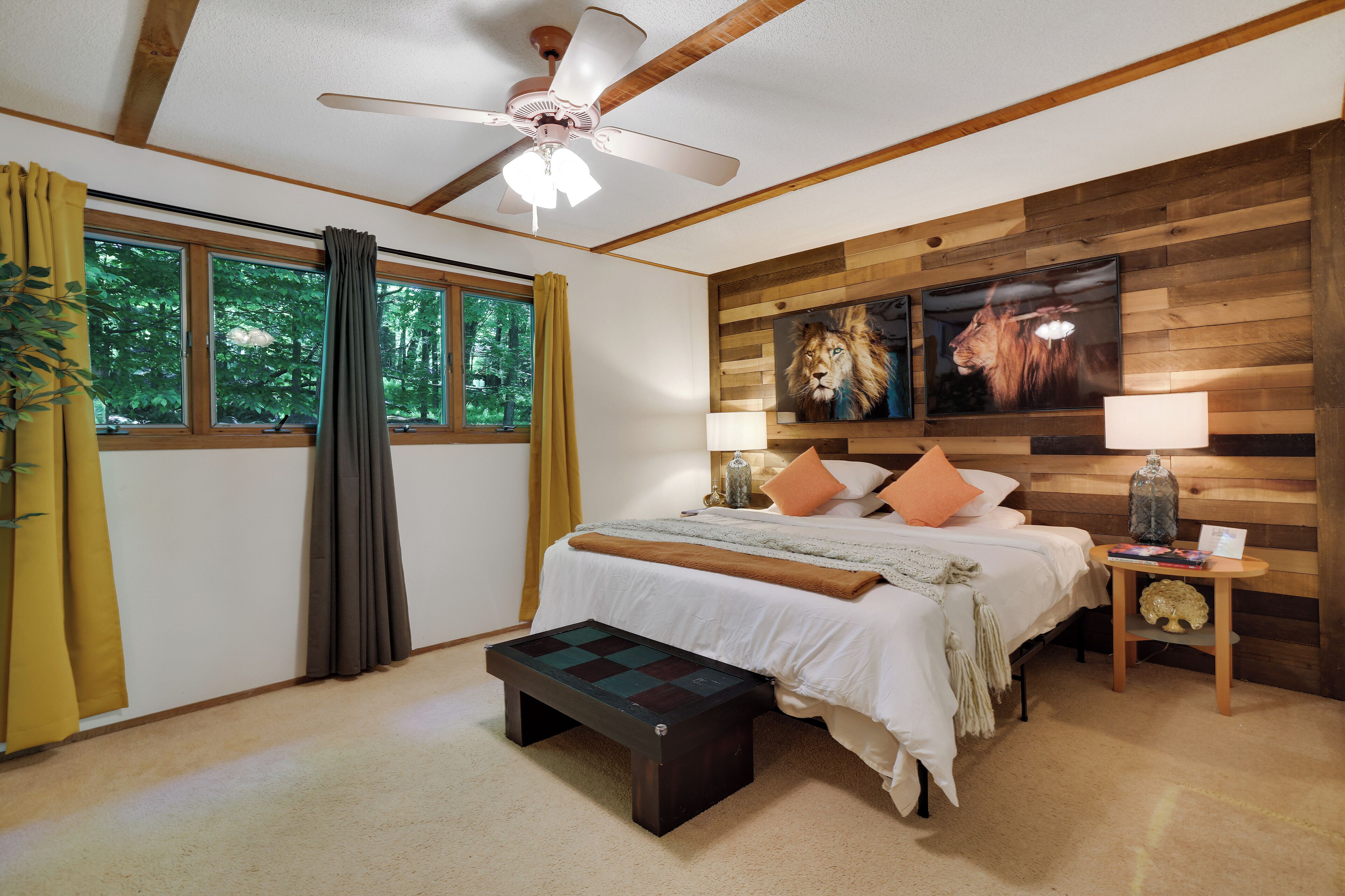 3 chambres, fer et planche à repasser, lit de bébé portatif