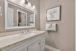 Shower, hair dryer, towels - Myrtle Beach Bliss | Golf, Beach & Beautiful Views | RO 52I (Myrtle Beach)