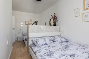 1 habitación, tabla de planchar con plancha, wifi gratis y ropa de cama 
