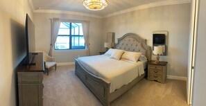 3 室のベッドルーム、アイロン / アイロン台、WiFi、ベッドシーツ