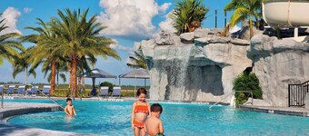Fabulous 3-bedroom house with private pool and endless amenities in Estero