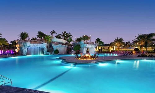 Fabulous 3-bedroom house with private pool and endless amenities in Estero