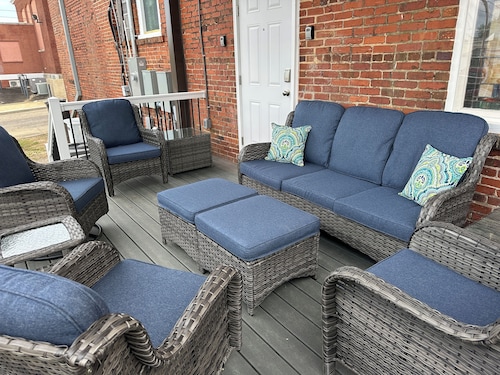 Charming 2 BR/2 bath in Historic District - Rent 1 Suite or Both/8-16 people!