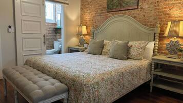 2 habitaciones, tabla de planchar con plancha, wifi y ropa de cama