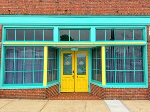 Exterior detail - Charming 2 BR/2 bath in Historic District - Rent 1 Suite or Both/8-16 people! (Troy)