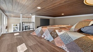 1 bedroom, iron/ironing board, free WiFi, bed sheets - Peaceful Romantic Escape in the Woods - Private (Blairsville)