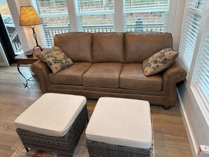 Una Smart TV, una chimenea