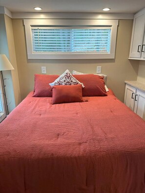 1 chambre, fer et planche à repasser, Wi-Fi gratuit, draps fournis