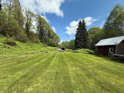 Campsite with cabin located in quiet Claskanie Oregon!! Endless hiking trails!!