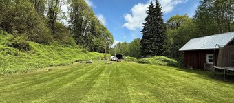 Campsite with cabin located in quiet Claskanie Oregon!! Endless hiking trails!!
