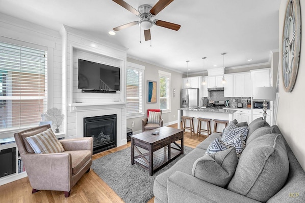 Smart TV, fireplace, video games, table tennis
