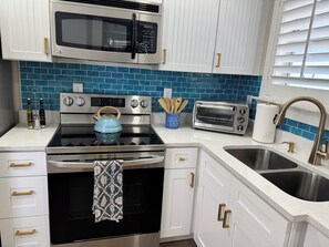 Microwave, oven