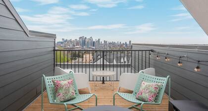 Luxury city skyline view new townhome right by golf course
