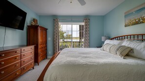 4 slaapkamers, een strijkplank/strijkijzer, gratis wifi, beddengoed