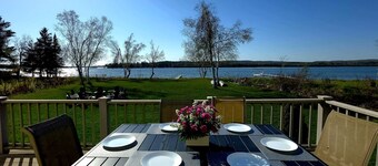 Summerside Cape on Crooked Lake-Waterfront-Sunsets-Sleeps 12