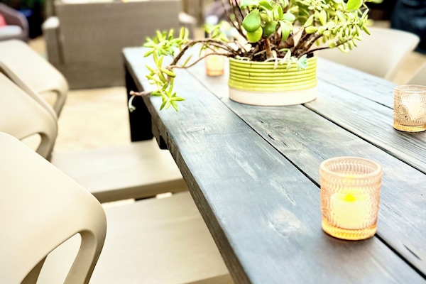 Outdoor dining