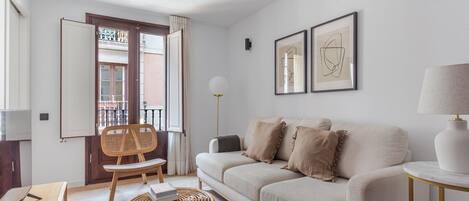 Télévision, chaîne hi-fi