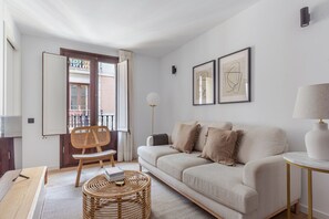 Télévision, chaîne hi-fi