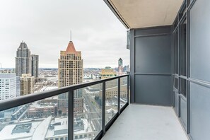 Property grounds - Luxurious 2BR-2Bath Condo in Mississauga SquareOne (Mississauga)