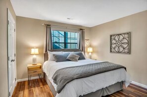 2 chambres, fer et planche à repasser, Wi-Fi gratuit, draps fournis