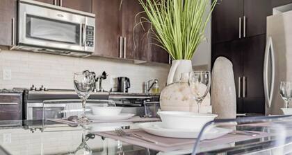 Lovely 3 Bedroom Condo with Balcony