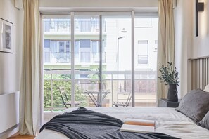 3 chambres, fer et planche à repasser, Wi-Fi, draps fournis