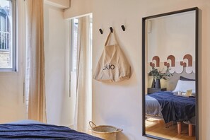 Silitysrauta/-lauta, Wi-Fi, vuodevaatteet