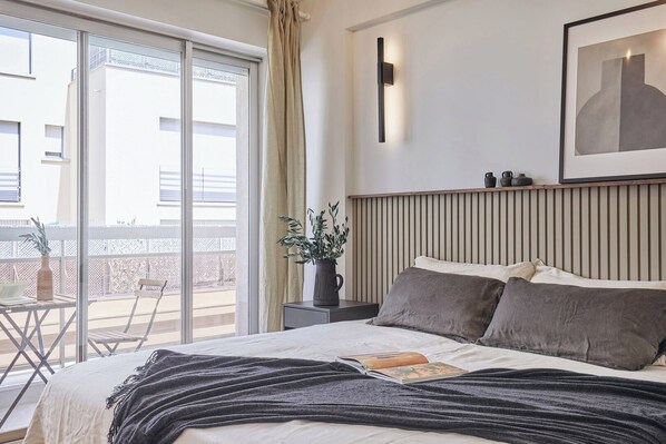 3 chambres, fer et planche à repasser, Wi-Fi, draps fournis