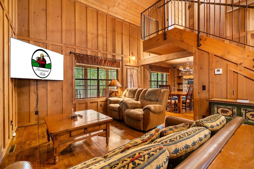 Family Cabin, Resort Access, Near Entertainment! - Branson, MO
