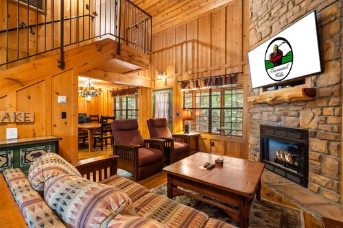 Your Branson Hideaway | 2 King Beds, Pool & Scenic Views