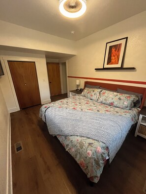 2 bedrooms, WiFi, bed sheets