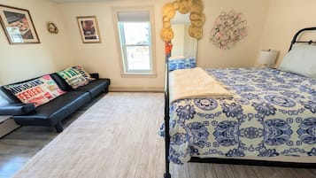 4 bedrooms, iron/ironing board, travel crib, free WiFi
