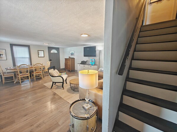 Smart TV - Hershey Music Box 2 - Near HersheyPark, Giant Center, Downtown Hershey, Palmyra (Hummelstown)