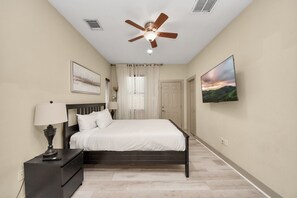 4 bedrooms, desk, iron/ironing board, free WiFi