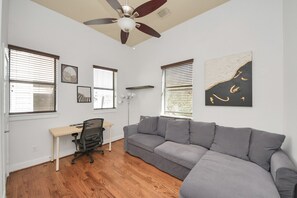 Smart TV, offices