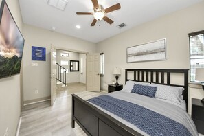 4 Schlafzimmer, Schreibtisch, Bügeleisen/Bügelbrett, kostenloses WLAN