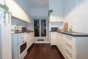 Microwave, stovetop