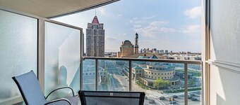 Spacious 1BR+1WR Apartment with Balcony