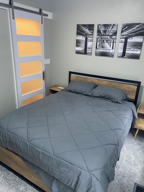 2 bedrooms, desk, free WiFi, bed sheets - Charming 2-bedroom apartment with AC, WiFi, in The Historic Ashtabula Harbor (Ashtabula)