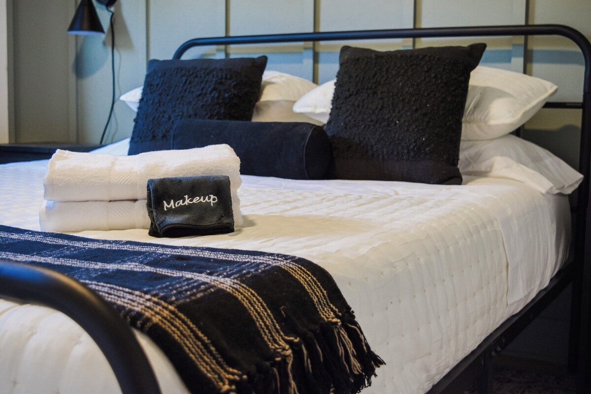 Photo 22 of 3 Bed. Downtown Designer Den w/ WiFi & AC in Amazing Greer NEAR AIRPORT